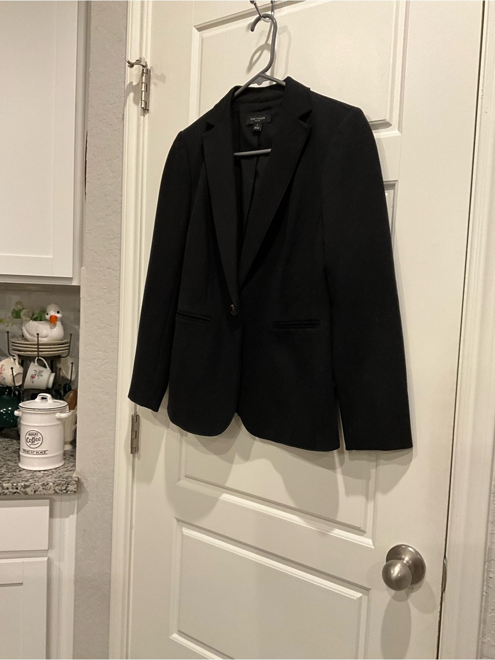 Ann Taylor Women's Black Single-Button Blazer - Tailored Notch Lapel